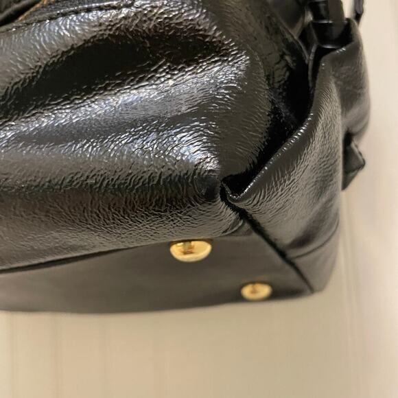 BCBGMAZARIA Quilted Shoulder Bag | Black Leather Patent Trim, Gold Chain Y2K - Picture 4 of 11